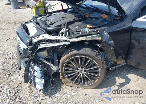 2021 Mercedes-Benz C 300 Sedan z USA, uszkodzony, nr VIN W1KWF8DB2MR651527